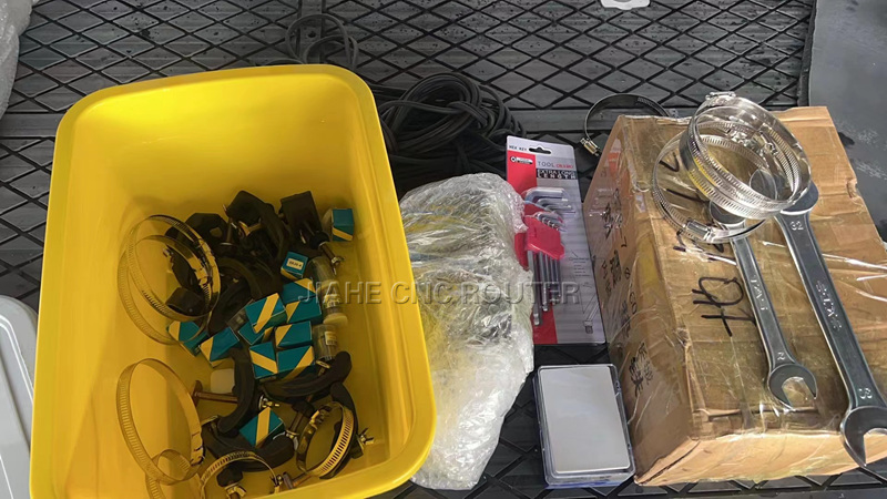 Macchina per intaglio del legno CNC multitesta Multi Head CNC Wood Carving Machine