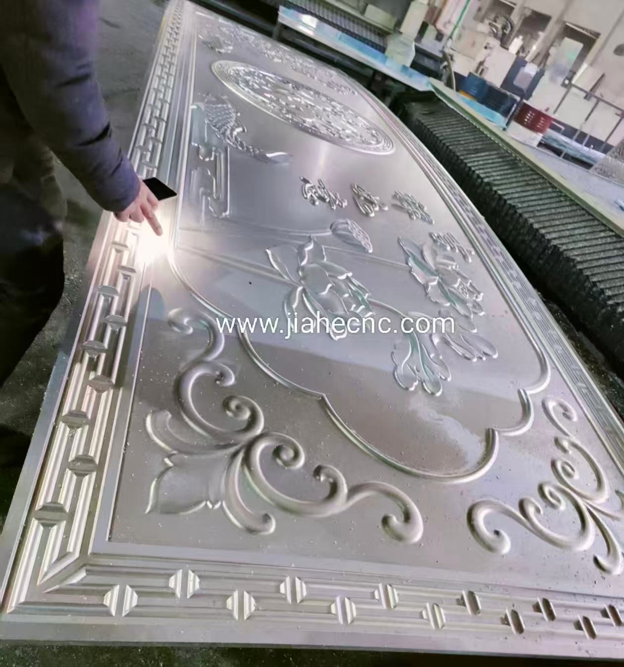 Aluminum Door Engraving Machine Aluminum Door Engraving Machine