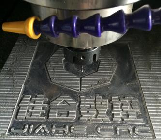 Macchina per incisione su metallo