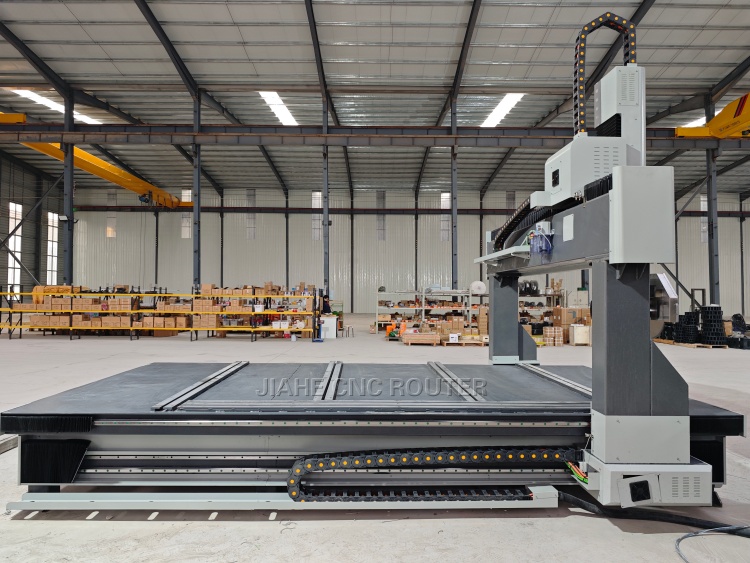 Machine de découpe de tôle d'aluminium